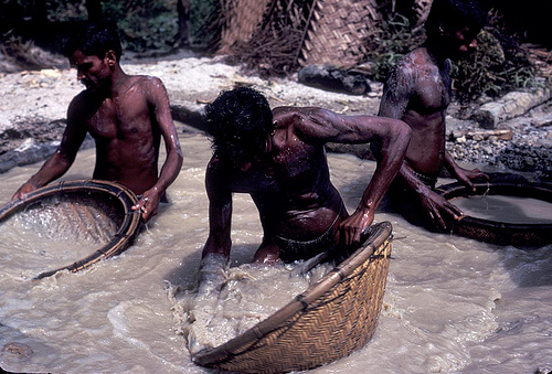 Gravel sorting for gems in Sri Lanka