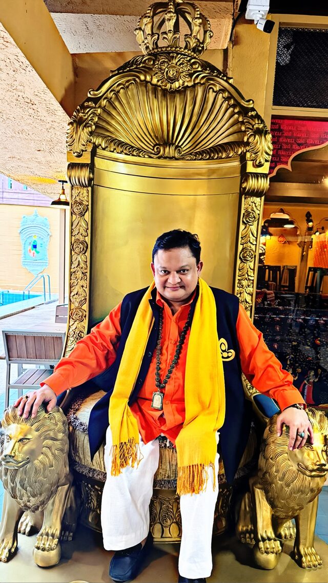 Guruji Shrii Arnav - Mentor of Mentors - Founder of GemstoneUniverse and Father of Astro Gemology - seated on the lion throne